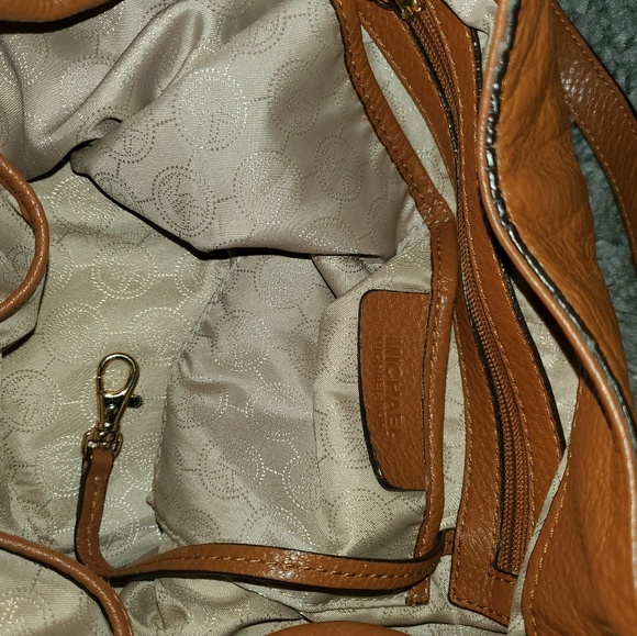 Michael Kors purse - Picture 6 of 8